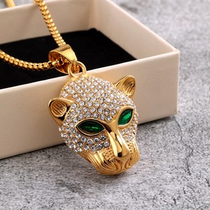 สร้อยคอจี้หัวเสือดาวสแตนเลสประดับเพชรสำหรับทุกเพศสวมใส่ได้ทุกวันดีไซน์ทรงเรขาคณิตตาเจียระไนทรงมรกต - Product Image 3