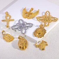 Pendentifs plaqués or en gros, designs de bijoux fantaisie avec croix religieuse, ailes d'ange, portrait d'animal et nœud