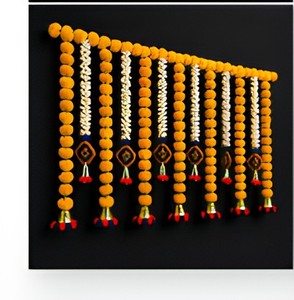 Guirnalda Tradicional de Marigold y Jazmín para Puerta con Dijes de Perlas y Diamantes, Campanas y Borlas de Pompones para Decoración Festiva del Hogar - Product Image 1