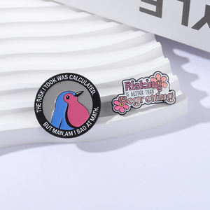 Épinglette en émail « Risquer est mieux que de regretter » - Citation humoristique et drôle - Le risque que j'ai pris était calculé - Broche - Badge de revers - Bijou - Cadeau - Product Image 3