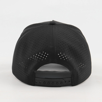Casquette de baseball imperméable structurée avec logo personnalisé OEM, trou découpé au laser, patch en caoutchouc, visière incurvée, casquette snapback imperméable personnalisée