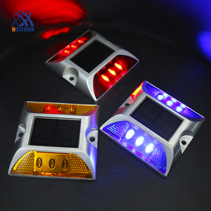 แผ่นสะท้อนแสงอลูมิเนียม IP68 สำหรับทางเท้า ไฟถนนโซลาร์เซลล์แบบ LED  ไฟกระพริบ LED พลังงานแสงอาทิตย์แบบติดพื้นถนน ทำจากอลูมิเนียม - Product Image 1