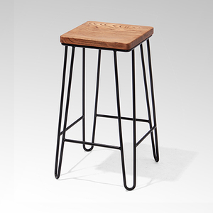 <span class=keywords><strong>Tabouret</strong></span> <span class=keywords><strong>de</strong></span> <span class=keywords><strong>bar</strong></span> en métal à pieds en forme d'épingles, design moderne pour salle à manger, hôtel ou café chaleureux - Product Image 2