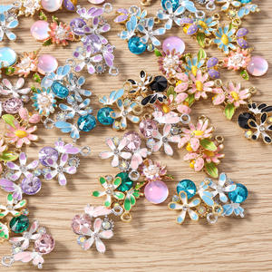 10 Piezas de Dijes de Flores y Mariposas de Esmalte, Colgante de Cristal con Forma de Margarita para Llaveros, Accesorios de Joyería, Suministros para Manualidades, Venta al por Mayor - Product Image 6