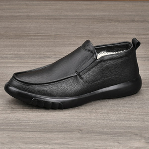 Mocassins en cuir véritable noir pour hommes, doublure en fourrure pour l'hiver, bout rond, semelle extérieure en caoutchouc souple, semelle intermédiaire en EVA - Product Image 4