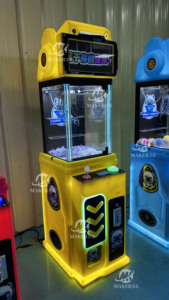 Nhà Sản Xuất Búp Bê Nhỏ Máy Cho Trẻ Em Với Màn Hình LCD Arcade Trò Chơi Đồ Chơi Giải Thưởng Giá Rẻ Đồng Tiền Hoạt Động Tiếng Anh Claw Máy - Product Image 5