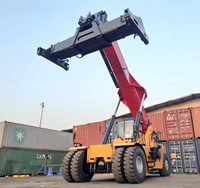Reachstacker SRSC45H2 avec capacité de levage améliorée pour l'empilage de conteneurs de 20 pieds et 40 pieds et le transfert de fret