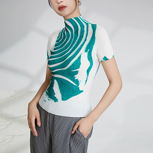 2025เสื้อฤดูร้อนล่าสุดสำหรับผู้หญิง Miyake เสื้ออัดพลีทเสื้อยืดคอเต่าเข้ารูปเสื้อยืดเข้าได้กับเสื้อเบลาส์และเสื้อเชิ้ตสำหรับผู้หญิง - Product Image 1