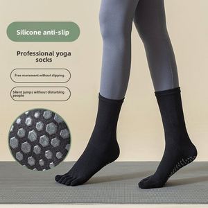 Chaussettes de sport et de yoga professionnelles mi-mollet antidérapantes à cinq orteils séparés pour l'automne et l'hiver, Pilates, exercices au sol, Zhuji - Product Image 1