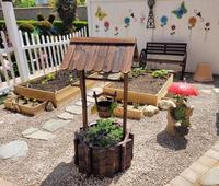 Jardinière en bois anticorrosion avec seau suspendu, jardinière rustique d'extérieur, jardinière en bois pour patio, fontaine à souhaits