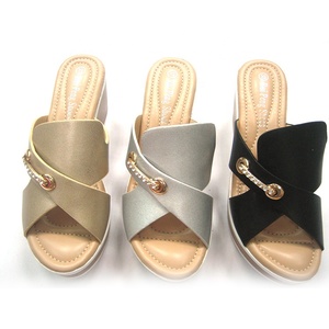Nuovi prodotti caldi scarpe da <span class=keywords><strong>pantofola</strong></span> con zeppa tacco alto fibbia <span class=keywords><strong>oro</strong></span> per i commerci all'ingrosso - Product Image 6
