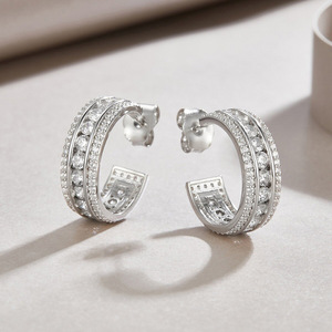 Pendientes Redondos para Mujer, Diseño Minimalista de Círculo para Oficina y Uso Diario - Product Image 6