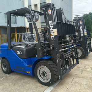 Snsc 3t מנוע מלגזה 3000 ק "ג מטען 1230 מ" מ רוחב הכולל עיצוב קומפקטי - Product Image 1