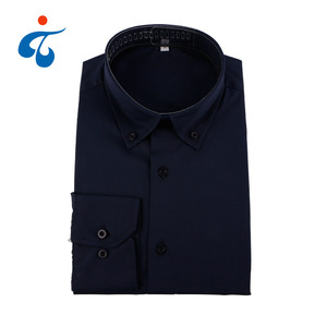 Venta al por mayor de encargo <span class=keywords><strong>azul</strong></span> <span class=keywords><strong>marino</strong></span> de algodón polivinílico <span class=keywords><strong>para</strong></span> hombre de manga larga Oem Hotel uniforme <span class=keywords><strong>camisa</strong></span> - Product Image 3