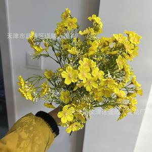 ดอกเดซี่ผ้าไหมสีเหลืองประดิษฐ์ จินซี สำหรับช่อดอกไม้งานแต่งงานและตกแต่งบ้าน - Product Image 1