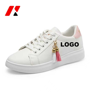 Nouvelles Chaussures Blanches de Marche Style Plateforme, Baskets Légères Tendance pour Femmes, Antidérapantes avec Pompon, Chaussures Décontractées - Product Image 2