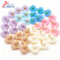 Fabrication de canards en caoutchouc en grande quantité, vente en gros, couleur personnalisée pour la promotion d'événements et la décoration de fêtes, jouet