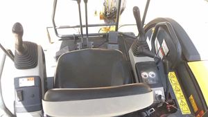 Pelle hydraulique d'occasion KOMATSU PC30MR Mini pelleteuse sur chenilles PC35MR en excellent état - Product Image 5