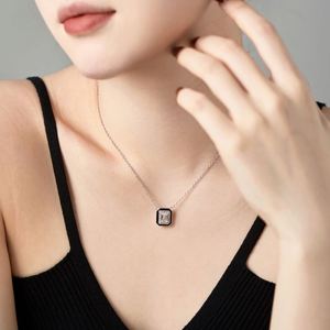 Collar de Plata de Ley 925 con Baño de Rodio, Diseño Rectangular con Circonita Cúbica 5A, Corte Esmeralda, Cadena de Eslabones, Joyería Dylam - Product Image 4