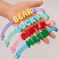 Collier pour chien personnalisé en PVC avec lettres, collier réglable pour chien avec laisse assortie, breloques alphabet, collier personnalisé avec nom pour chiens