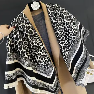 高品质新款设计师风格新款豹纹围巾女式时尚大方巾厚保暖围巾披肩