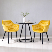 Fauteuil en velours capitonné de luxe, chaise d'appoint rembourrée avec pieds en métal noir pour la maison, l'appartement, le café