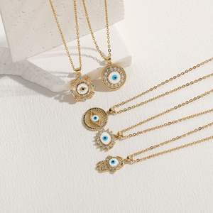 Kalung Liontin Tangan Fatima Palm Hasma Berlapis Emas 14K Grosir, Kristal Biru, Mata Turki Pengusir Jahat untuk Wanita - Product Image 5