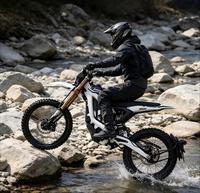 Moto électrique Surron Light Bee 2 L1e la plus populaire, 24000W, poids 65kg, idéale pour le tourisme