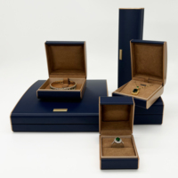 Boîte de rangement pour bijoux en bois massif de luxe, boîte cadeau pour bague, chaîne, pendentif, boucles d'oreilles, organisateur de collier en cuir