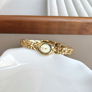 Orologio <span class=keywords><strong>da</strong></span> <span class=keywords><strong>Donna</strong></span> <span class=keywords><strong>di</strong></span> Marca Nazionale con Quadrante Ovale, in Acciaio Inossidabile, Elegante e alla Moda, Movimento al Quarzo, Ecologico, Regalo <span class=keywords><strong>di</strong></span> Compleanno - Product Image 2