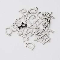 En gros Personnalisé En Acier Inoxydable Lettre Diy Pendentif 26 Alphabet Anglais Pendentif à Breloque pour Collier Fabrication de Bijoux