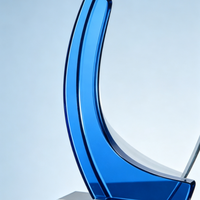 Trophée en verre bleu incurvé vierge, personnalisable avec logo gravé au laser, plaque de récompense écologique pour événements annuels d'entreprise, vente en gros usine