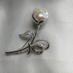 Broche de Perlas de Agua Dulce de 13-15 mm con Diseño de Flor de Tulipán Aleatorio, Cristal de Estrás, Material de Concha, Elegante y Moderno - Product Image 3