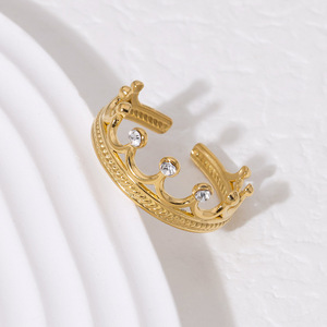Bague couronne élégante et minimaliste sertie de diamants, design de niche avec une touche de luxe et une sophistication haut de gamme, 18 carats - Product Image 2