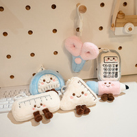 Set Alat Tulis Boneka Plush Kreatif Pensil Gunting Penghapus Penggaris Kalkulator Penggaris Segitiga Boneka Plush Hadiah Sekolah Custom