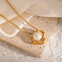 Collier à breloques en acier inoxydable de luxe plaqué or 18 carats tendance français Filles Pendentifs géométriques imperméables et résistants aux couleurs vives