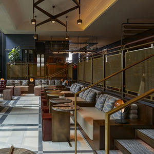 Mesa de Centro Elegante para Hotel o Boutique, con Tapa de Vidrio Templado, Estructura Metálica Resistente, Estilo Minimalista para Sala de Estar - Product Image 2