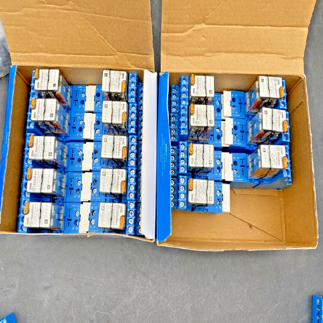 Sell Well in Stock 17 Finder 94.04.SMA + Relay 55.34.8.024.0040 553480240 for Plc by DHL/UPS