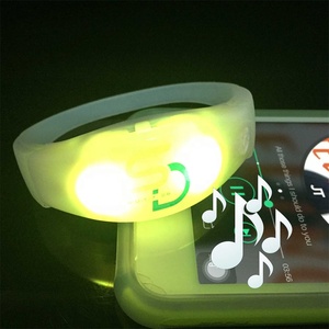 Silicone Led dây đeo cổ tay nhấp nháy ánh sáng lên âm thanh kích hoạt LED rhythmitic Vòng đeo tay - Product Image 4
