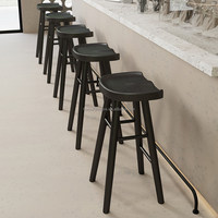 Tabouret haut nordique avec base en bois massif et revêtement en cuir, design moderne pour bar à domicile, salon et hôtel, chaise de bar stable