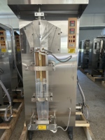 Machine de remplissage et de scellage de sachets liquides ESKO pour shampoing, gel douche, désinfectant pour les mains, lotion, détergent, huile de cuisson, scellage arrière