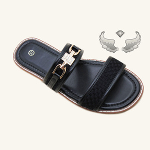 Chaussons ouverts pour femmes, tendance et très demandés, disponibles en gros à un prix avantageux. Sandales plates pour femmes. - Product Image 4