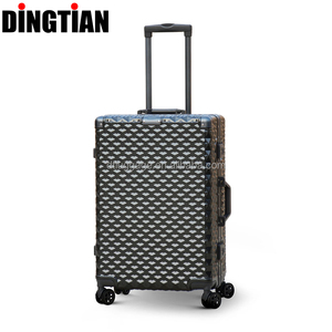 Set di 3 <span class=keywords><strong>Valigie</strong></span> in <span class=keywords><strong>Policarbonato</strong></span> con Telaio in Alluminio, 4 Ruote Silenziose a 360°, Chiusura TSA, Misure 20/24/28 Pollici - Product Image 6