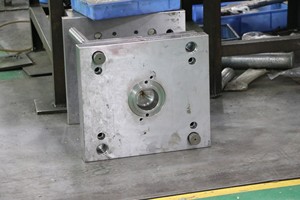 ผู้ผลิตแม่พิมพ์ฉีดพลาสติกแบบกำหนดเอง OEM แม่พิมพ์ฉีดความแม่นยำสูงสำหรับผลิตภัณฑ์ยานยนต์และทางการแพทย์ - Product Image 4