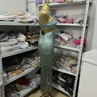 Robe de soirée dos nu à franges pour femme, col en V profond, coupe ajustée, style célébrité pour le tapis rouge