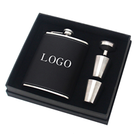 Vente en gros de flasque personnalisée pour homme whisky flasque en acier inoxydable bouteille de vin extérieure bouteille d'eau portable cadeau créatif