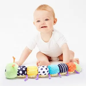 婴儿音乐毛绒动物活动毛绒玩具，具有多感官皱纹、拨浪鼓和纹理
