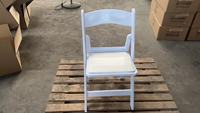 Chaise pliante d'extérieur - Cadre en plastique PP blanc, empilable, légère et durable pour hôtel, restaurant, jardin