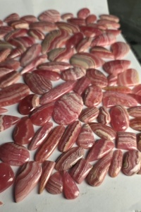 Cabochons de rhodochrosite naturelle de haute qualité, pierres précieuses en vrac, tailles variées, certifiés par un tiers, effet de jeu de couleurs, qualité supérieure personnalisée - Product Image 3
