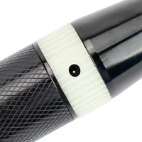 Linterna LED Maglite de Aluminio Negro de Alta Resistencia con Alcance de Haz de 260 m, Resistente al Agua IP44, Baterías Recargables, para Uso en Campamentos